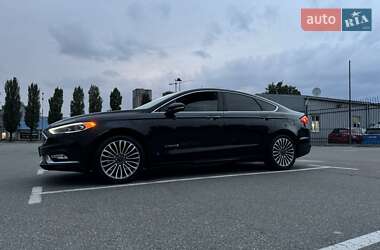 Седан Ford Fusion 2016 в 