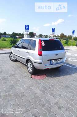 Хэтчбек Ford Fusion 2005 в Стрые
