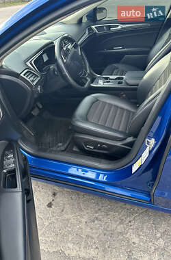Седан Ford Fusion 2016 в 