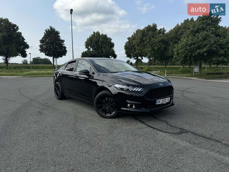 Седан Ford Fusion 2016 в Гоще