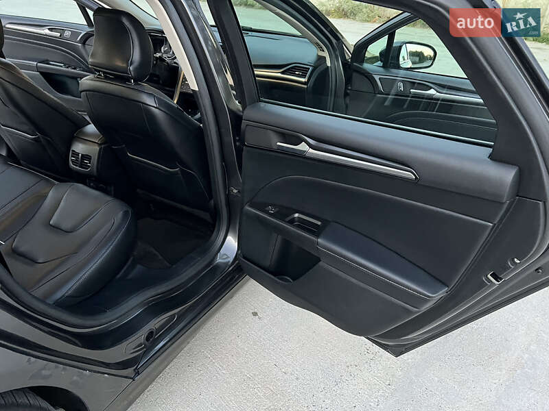 Седан Ford Fusion 2016 в Одесі