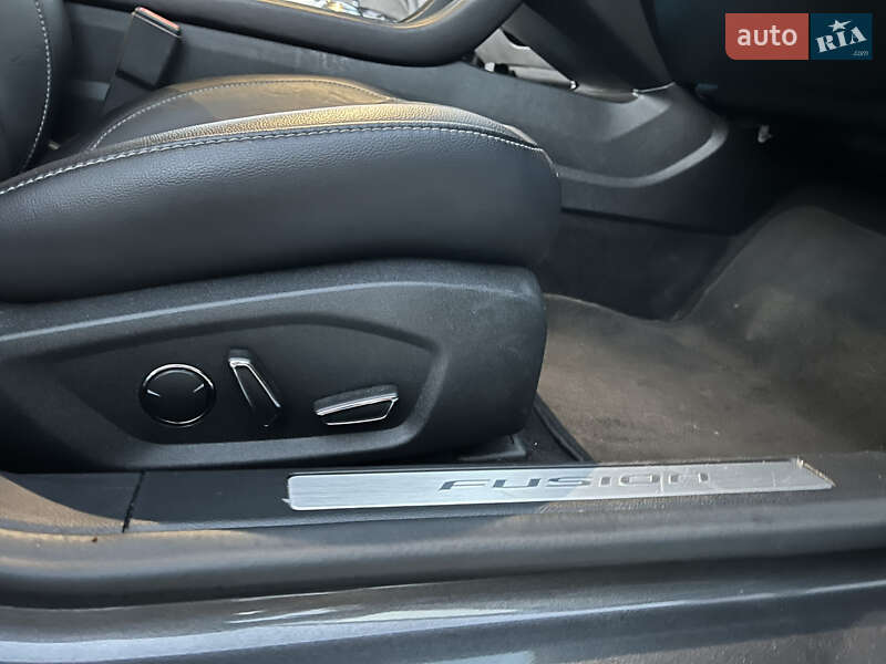 Седан Ford Fusion 2016 в Одесі