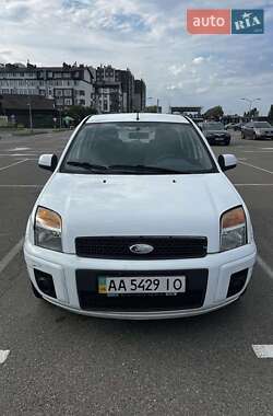 Хетчбек Ford Fusion 2010 в 