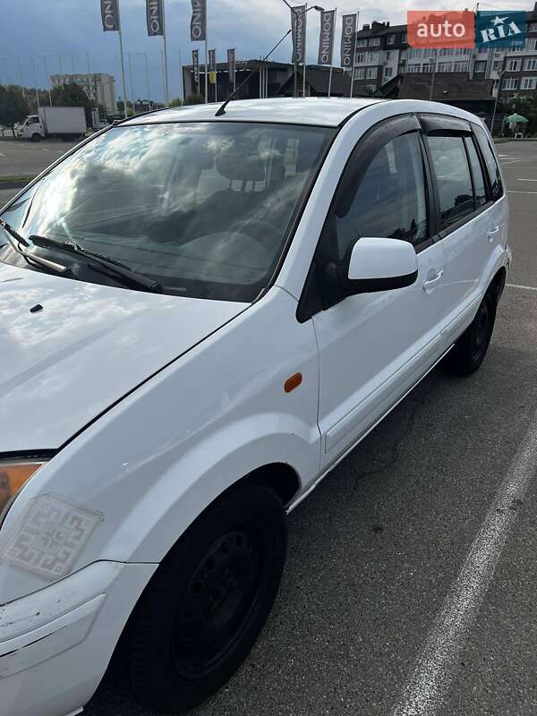 Хэтчбек Ford Fusion 2010 в Киеве