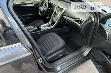 Седан Ford Fusion 2014 в 