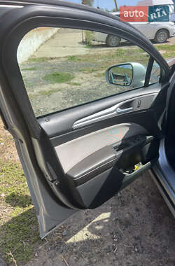 Седан Ford Fusion 2012 в 