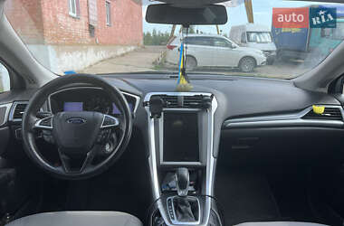 Седан Ford Fusion 2012 в 