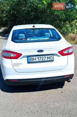 Седан Ford Fusion 2015 в 