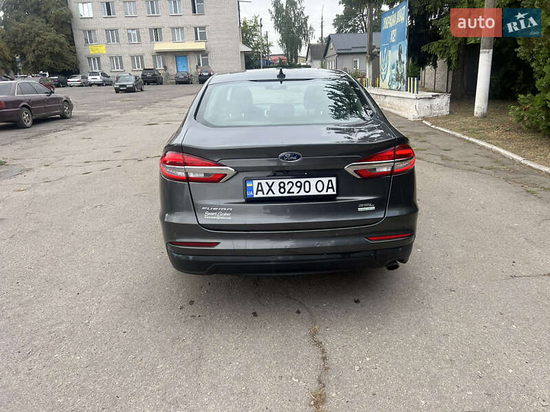 Седан Ford Fusion 2018 в Краснограде