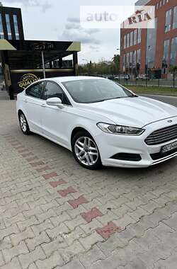 Седан Ford Fusion 2015 в Львове