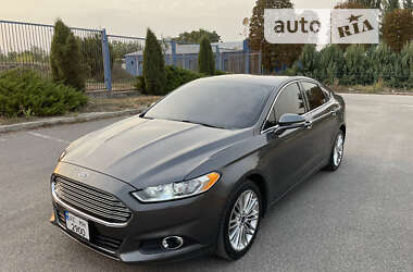 Седан Ford Fusion 2015 в Новомосковске