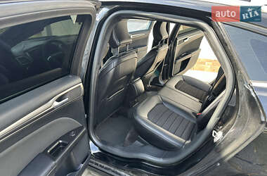 Седан Ford Fusion 2017 в 