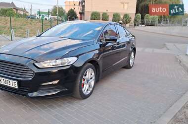 Седан Ford Fusion 2016 в 