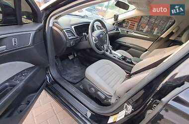 Седан Ford Fusion 2016 в 