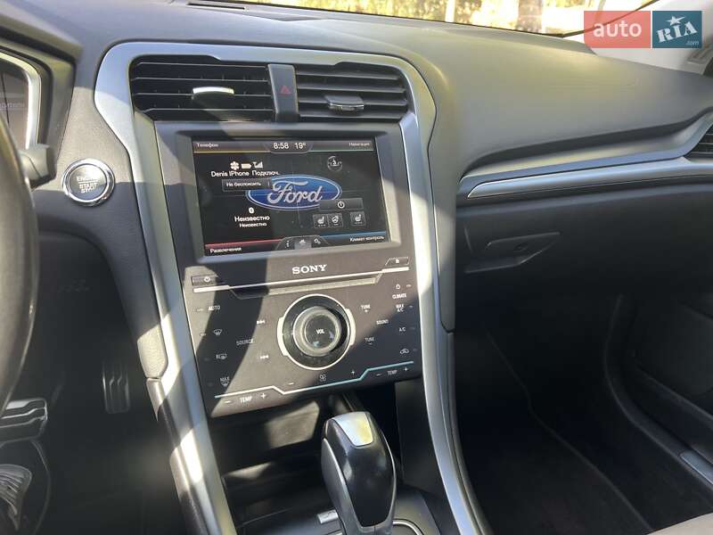 Седан Ford Fusion 2015 в Кропивницком