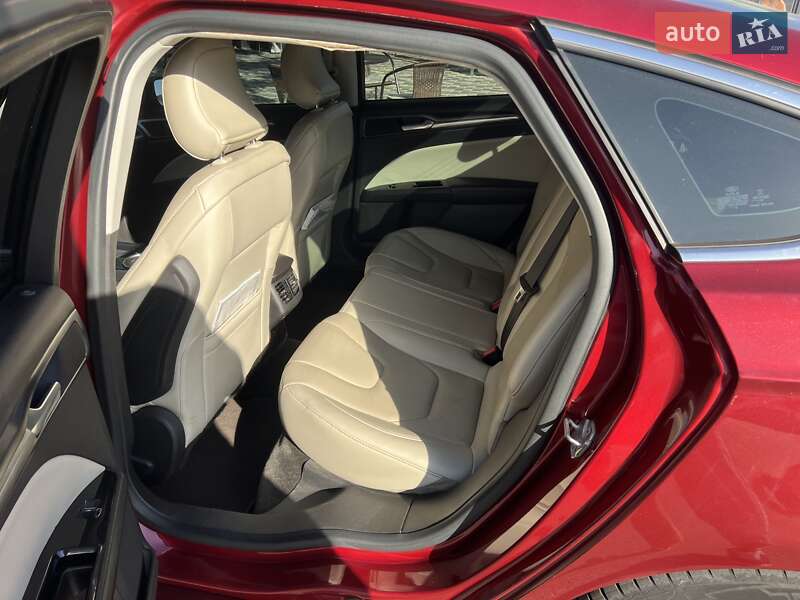 Седан Ford Fusion 2015 в Кропивницком