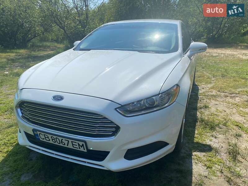 Седан Ford Fusion 2015 в 