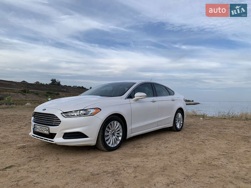 Седан Ford Fusion 2013 в Одесі