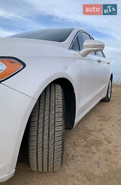 Седан Ford Fusion 2013 в 