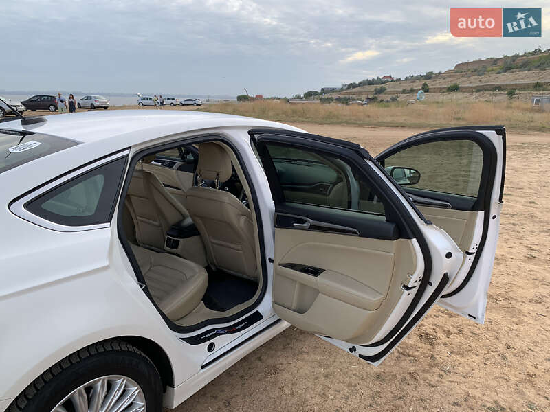 Седан Ford Fusion 2013 в Одесі