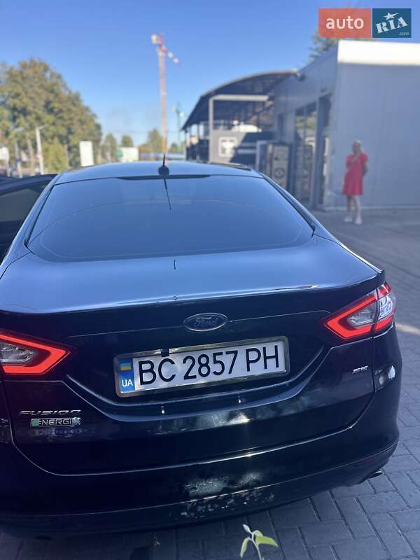 Седан Ford Fusion 2013 в Львове