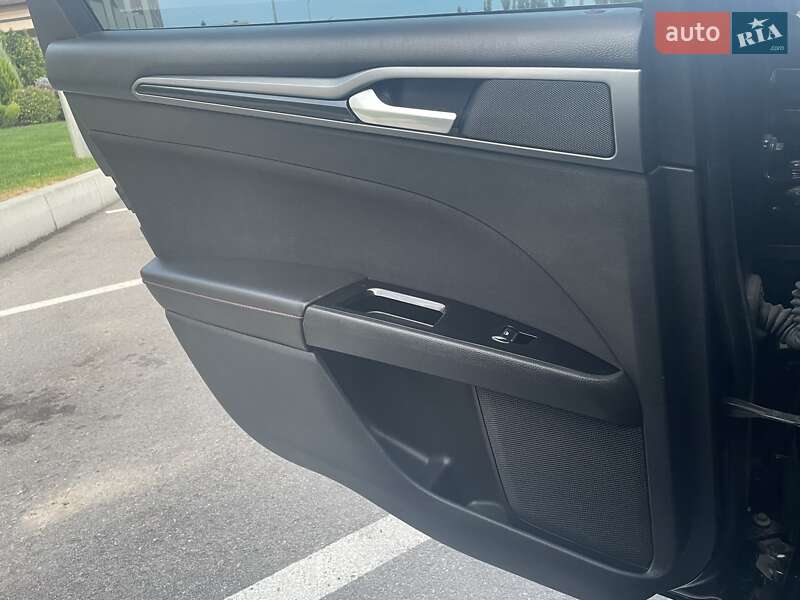 Седан Ford Fusion 2015 в Запоріжжі