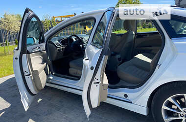 Седан Ford Fusion 2016 в 