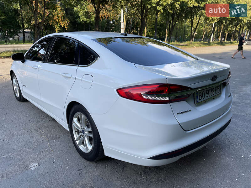 Седан Ford Fusion 2018 в Тернополі