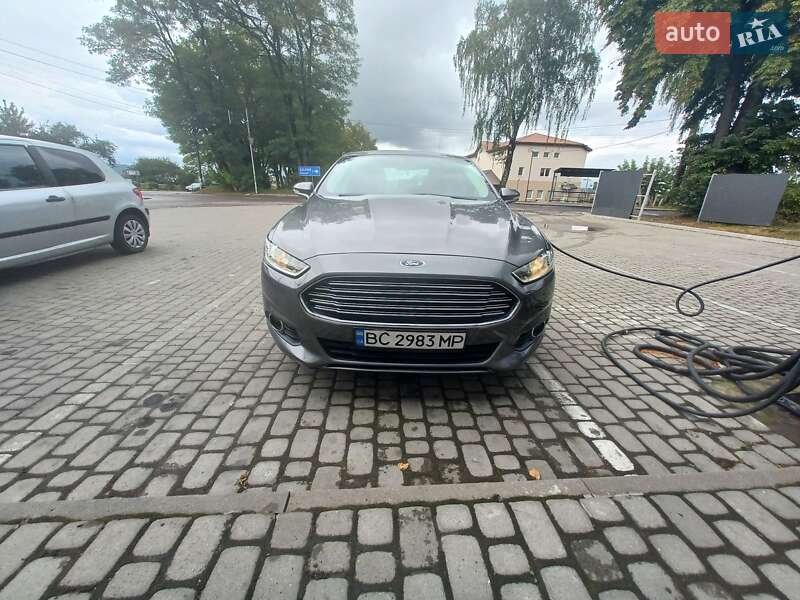 Седан Ford Fusion 2013 в Львове