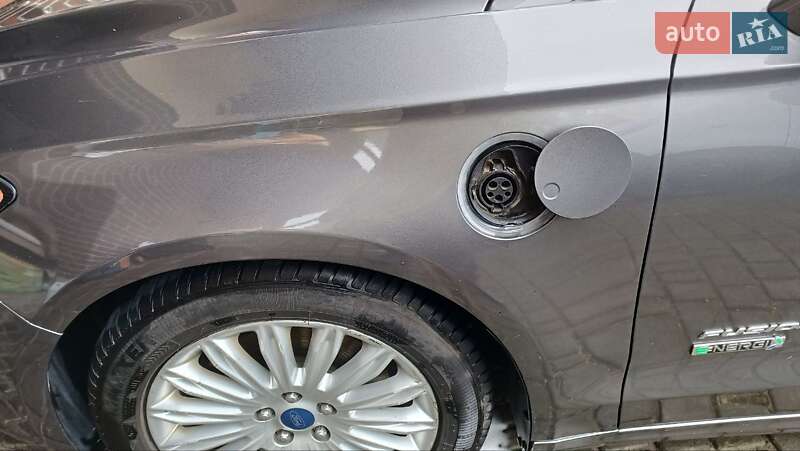 Седан Ford Fusion 2013 в Львове