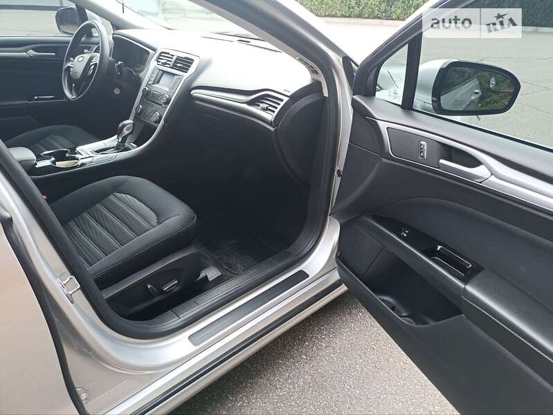 Седан Ford Fusion 2015 в Києві