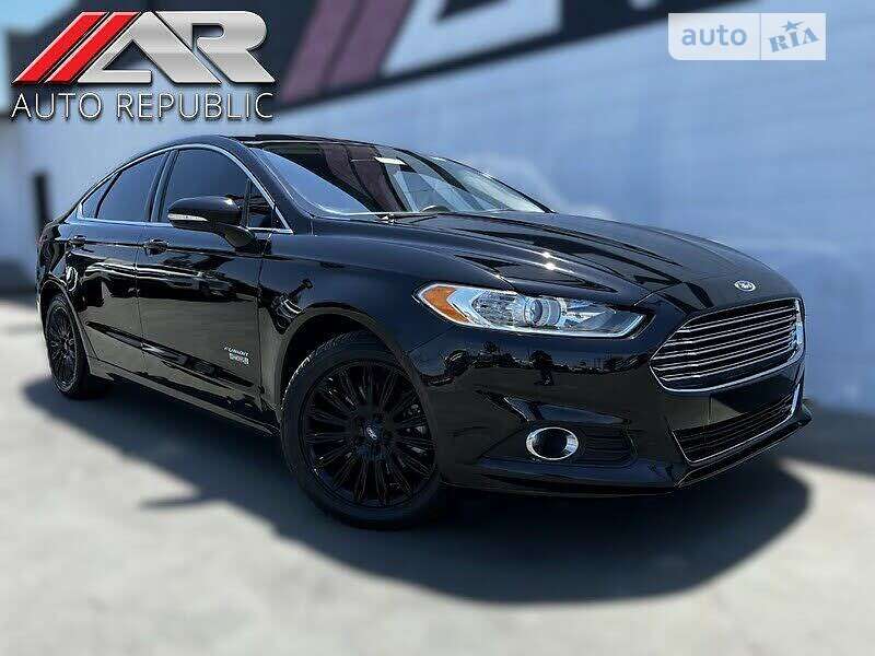 Седан Ford Fusion 2016 в 