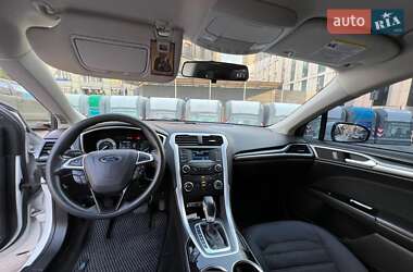 Седан Ford Fusion 2013 в Львове