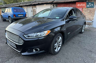 Седан Ford Fusion 2015 в 