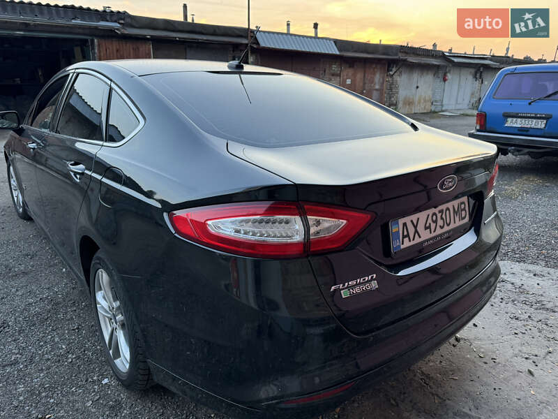Седан Ford Fusion 2015 в Киеве фото 7 Седан Ford Fusion 2015 в Киеве