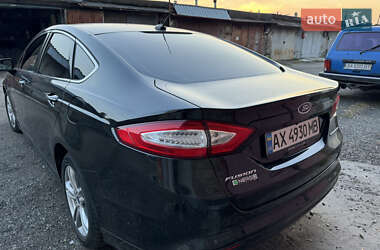 Седан Ford Fusion 2015 в 