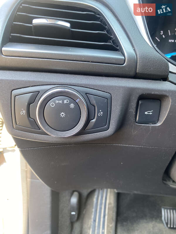Седан Ford Fusion 2014 в Львові