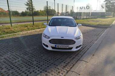 Седан Ford Fusion 2015 в 