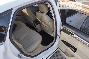 Седан Ford Fusion 2015 в 