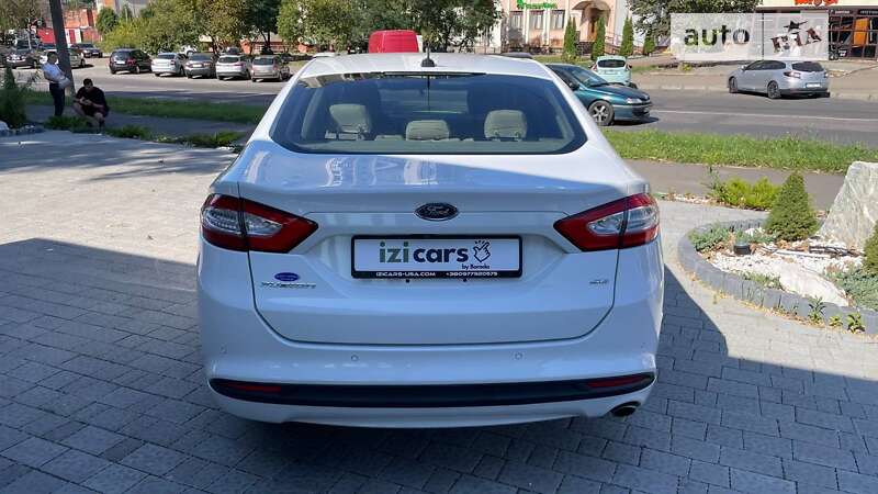 Седан Ford Fusion 2015 в Львове