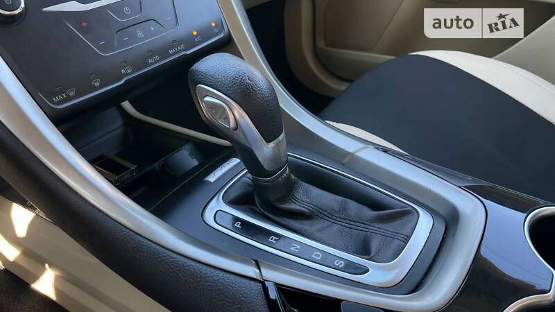 Седан Ford Fusion 2015 в Львове