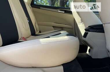 Седан Ford Fusion 2015 в 