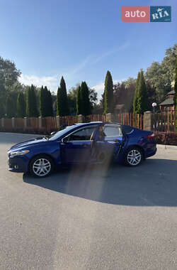 Седан Ford Fusion 2013 в 
