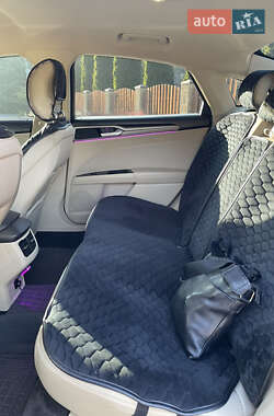 Седан Ford Fusion 2013 в 