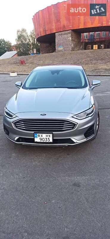 Седан Ford Fusion 2019 в Шепетівці