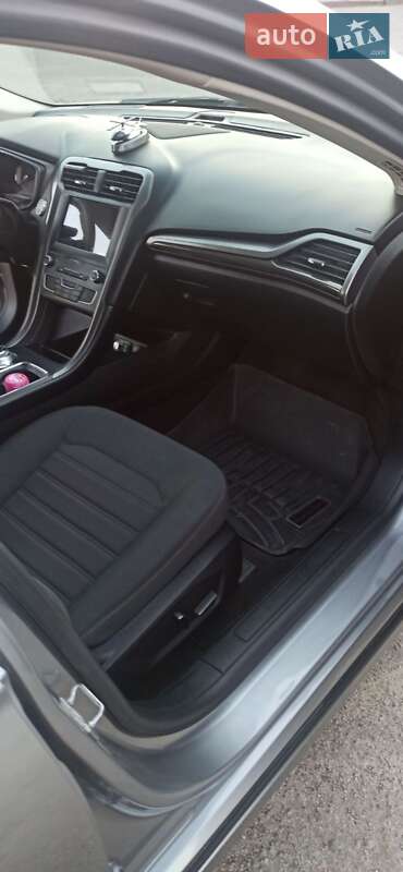 Седан Ford Fusion 2019 в Шепетівці