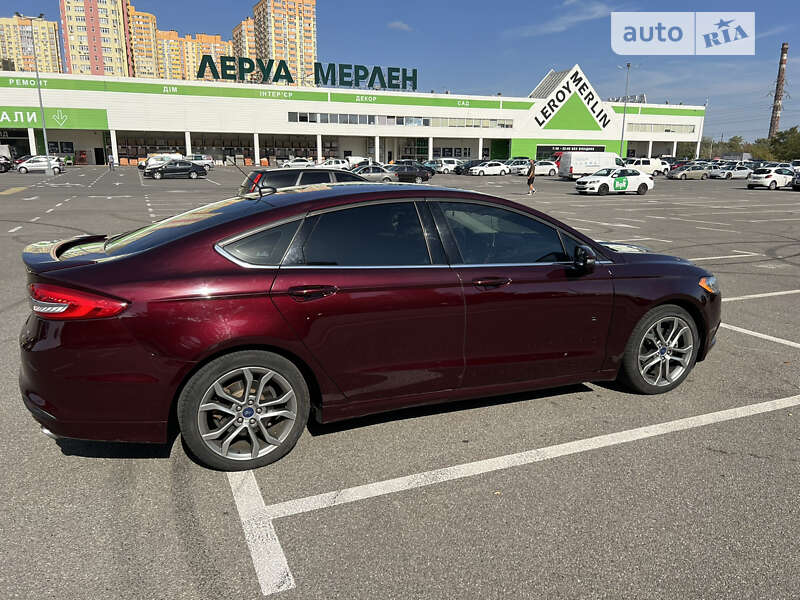 Седан Ford Fusion 2016 в Рівному
