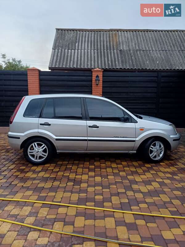 Хэтчбек Ford Fusion 2004 в Гостомеле