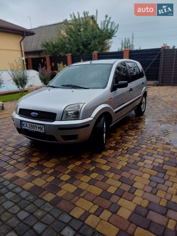 Хэтчбек Ford Fusion 2004 в Гостомеле
