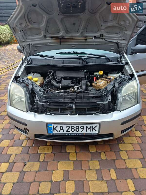 Хэтчбек Ford Fusion 2004 в Гостомеле